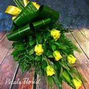 Six tied Yellow rose Sheaf