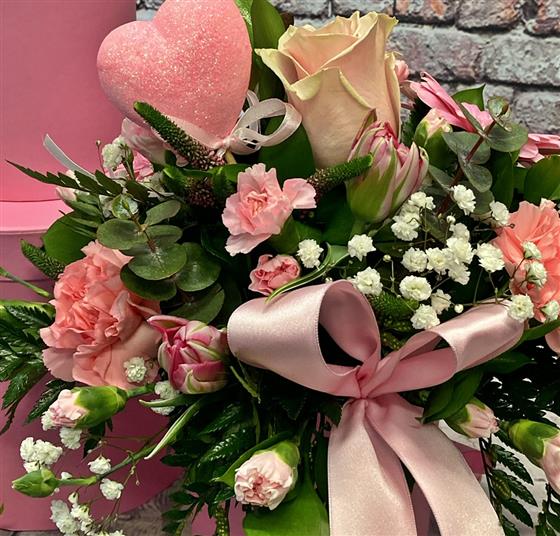 Sweetheart Kiss Hat Box - Main Image